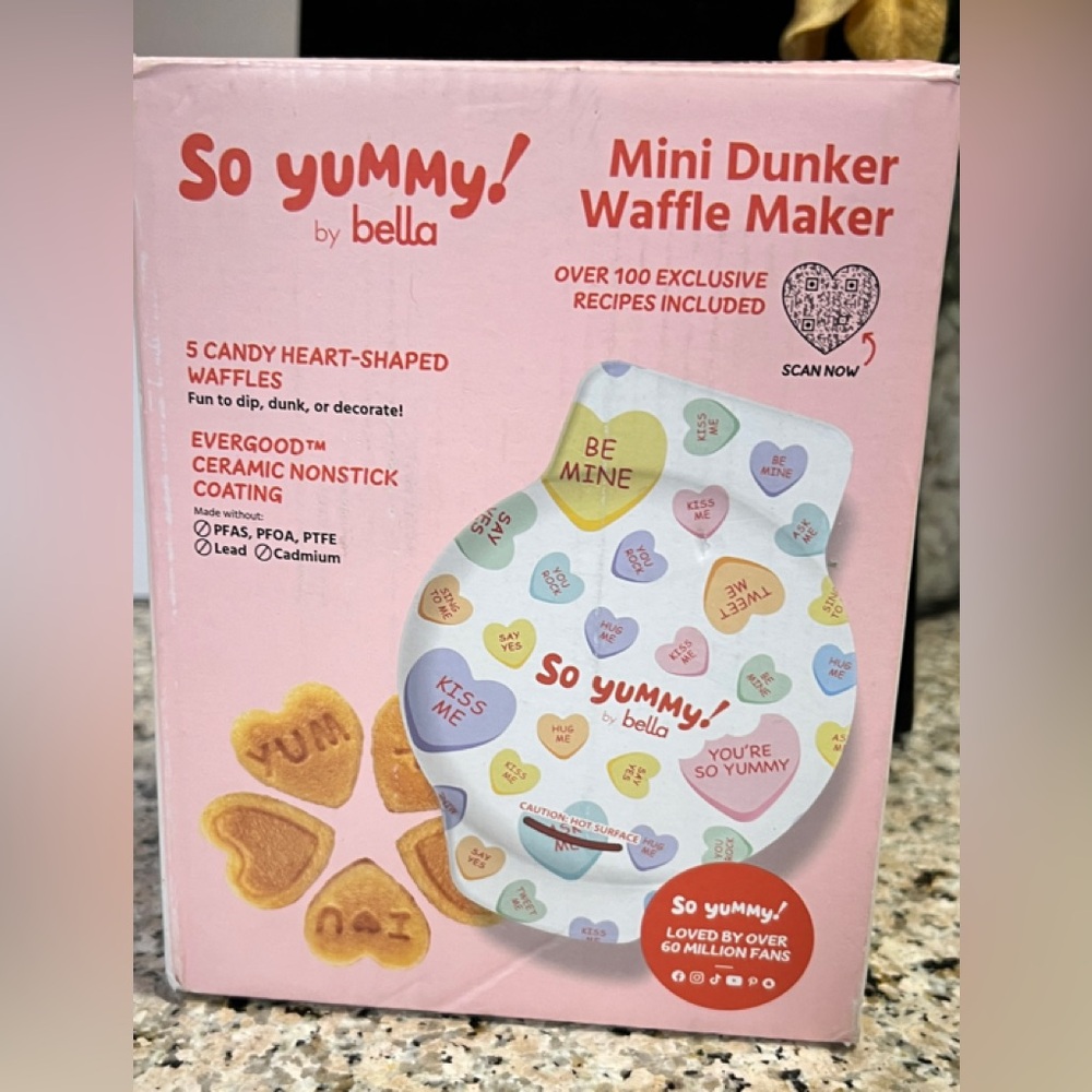 So Yummy! by Bella Mini Dunker Waffle Maker New